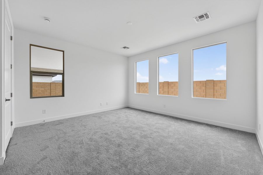 Spacious, unfurnished interior of a new home in Meridian, Queen Creek (Image 18).