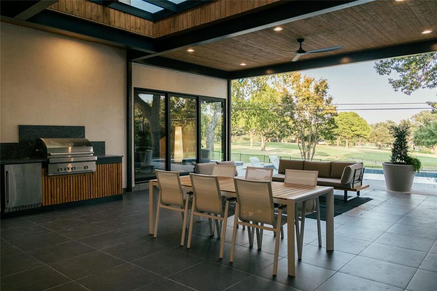 Exterior details and patio area of a home in , Dallas (Image 1).