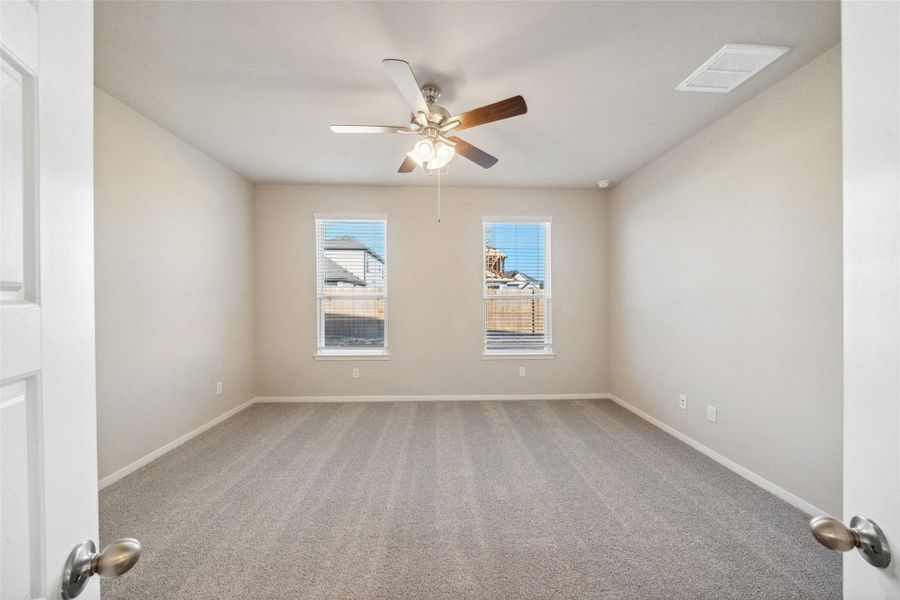 Spacious, unfurnished interior of a new home in Lago Mar, Texas City (Image 15). Spacious, unfurnished interior of a new home in Lago Mar, Texas City (Image 15).
