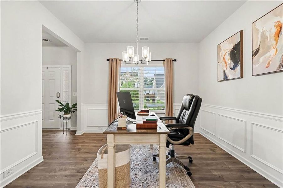 Furnished interior view inside a new home in Old Lost Mountain Estates, Powder Springs (Image 7).