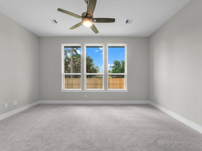 Spacious, unfurnished interior of a new home in Oakhill Reserve, Tomball (Image 16).
