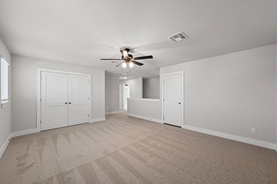 Spacious, unfurnished interior of a new home in Three Creeks, Belton (Image 11). Spacious, unfurnished interior of a new home in Three Creeks, Belton (Image 11).
