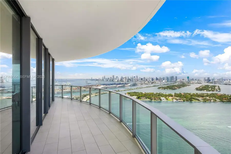 Condo located in Miami Beach, FL showcasing its design and architecture (Image 3). Condo located in Miami Beach, FL showcasing its design and architecture (Image 3).