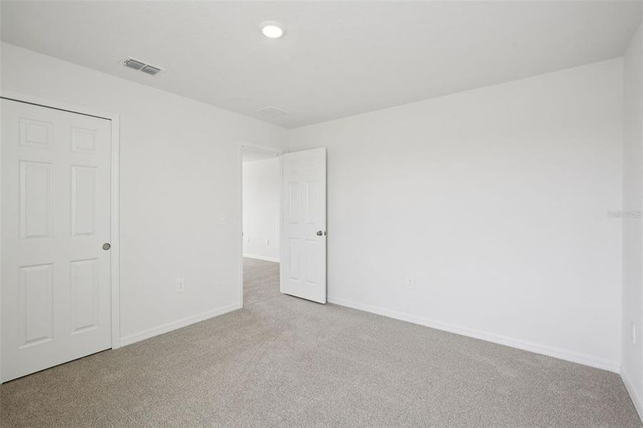 Spacious, unfurnished interior of a new home in , Lake Alfred (Image 23).