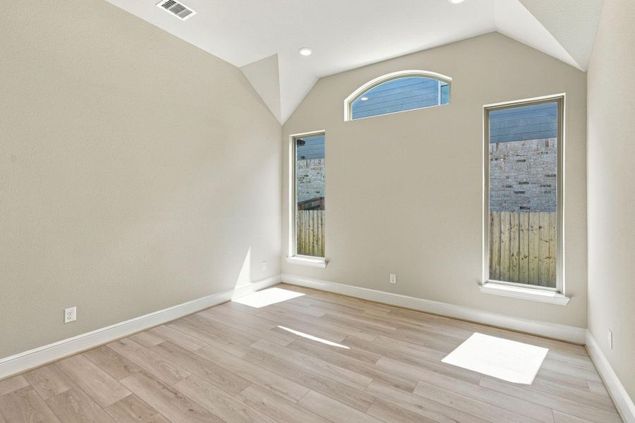 Spacious, unfurnished interior of a new home in Coastal Point, League City (Image 33).