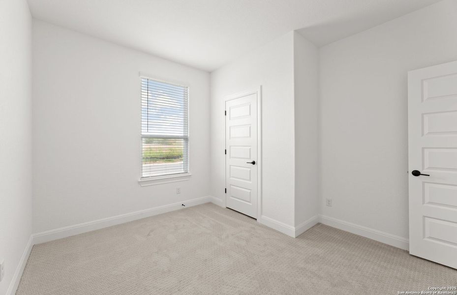 Spacious, unfurnished interior of a new home in Dove Song, Marion (Image 28).