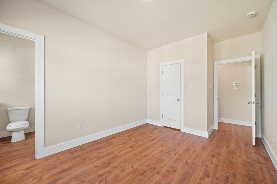 Spacious, unfurnished interior of a new home in Metro Village, Houston (Image 26).