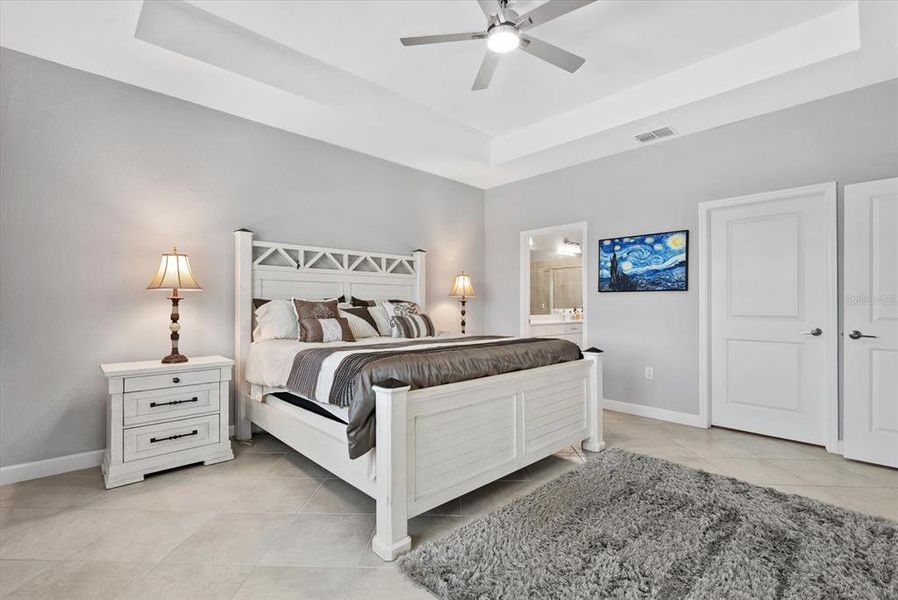 Furnished interior view inside a new home in , Englewood (Image 16).