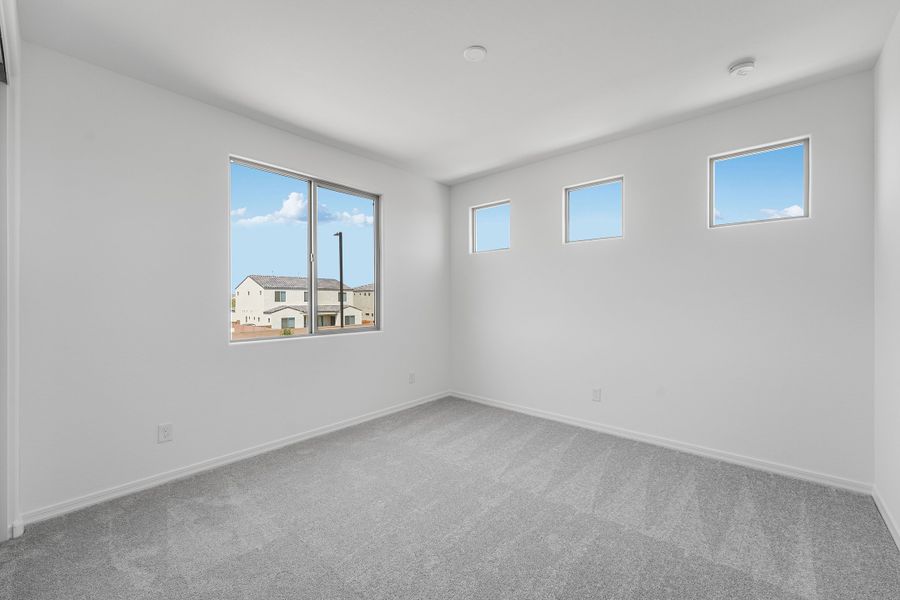 Spacious, unfurnished interior of a new home in Combs Ranch, San Tan Valley (Image 25).