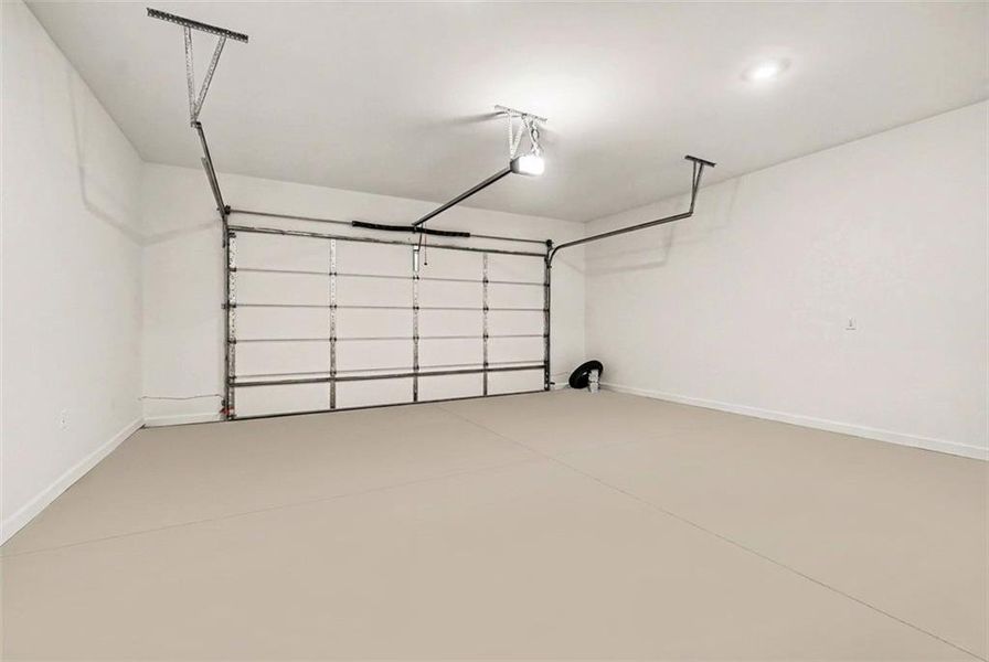 Spacious, unfurnished interior of a new home in Lakeside at River Green, Canton (Image 22). Spacious, unfurnished interior of a new home in Lakeside at River Green, Canton (Image 22).