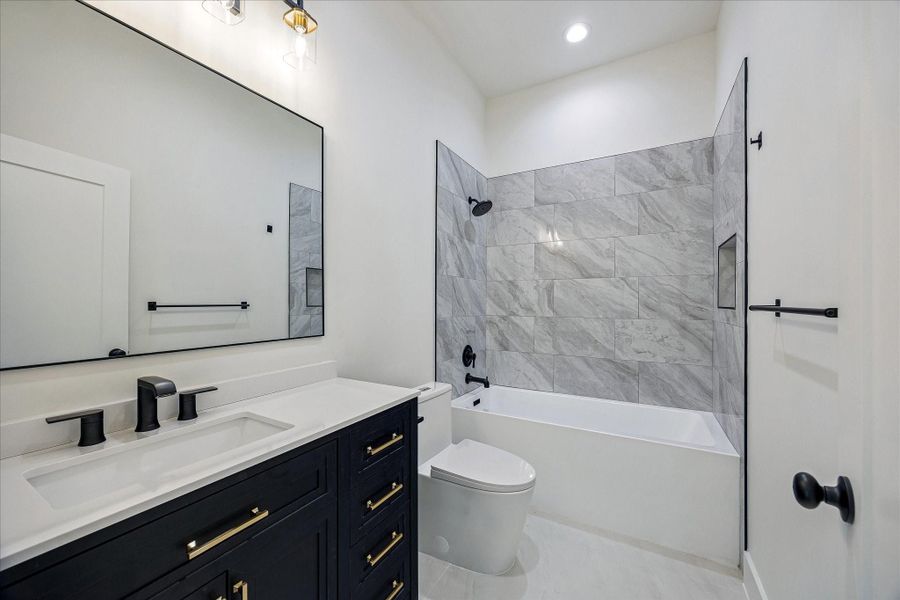 Furnished interior view inside a new home in , Santa Fe (Image 27).