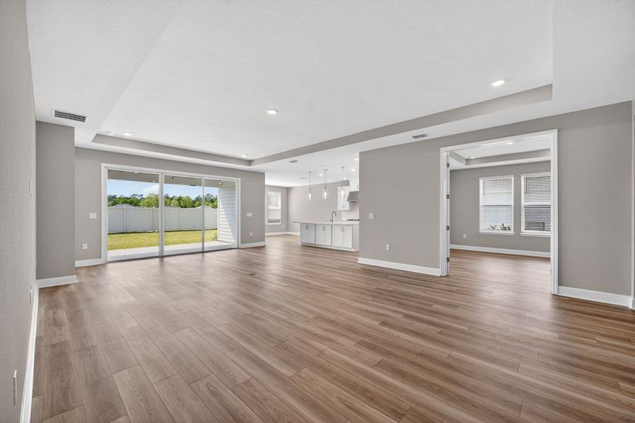 Spacious, unfurnished interior of a new home in Headwaters at Lofton Creek, Yulee (Image 18).