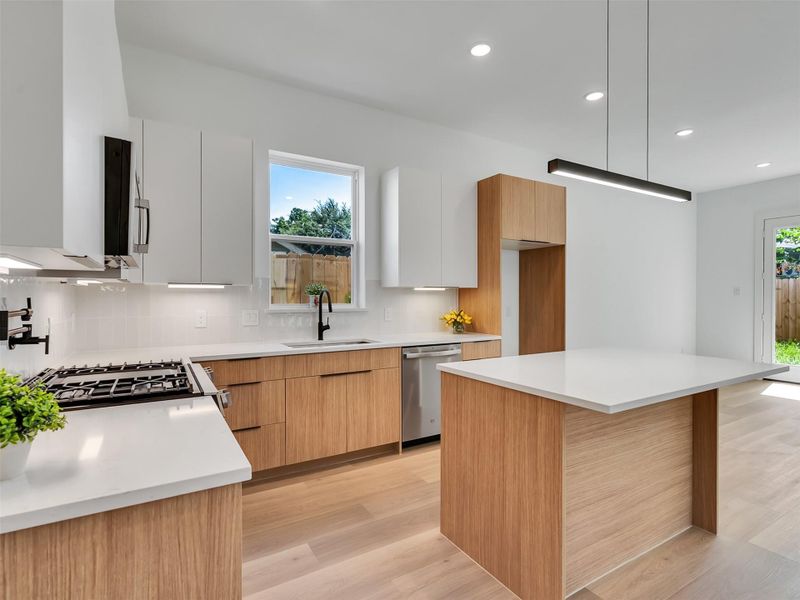 Furnished interior view inside a new home in , Houston (Image 8).