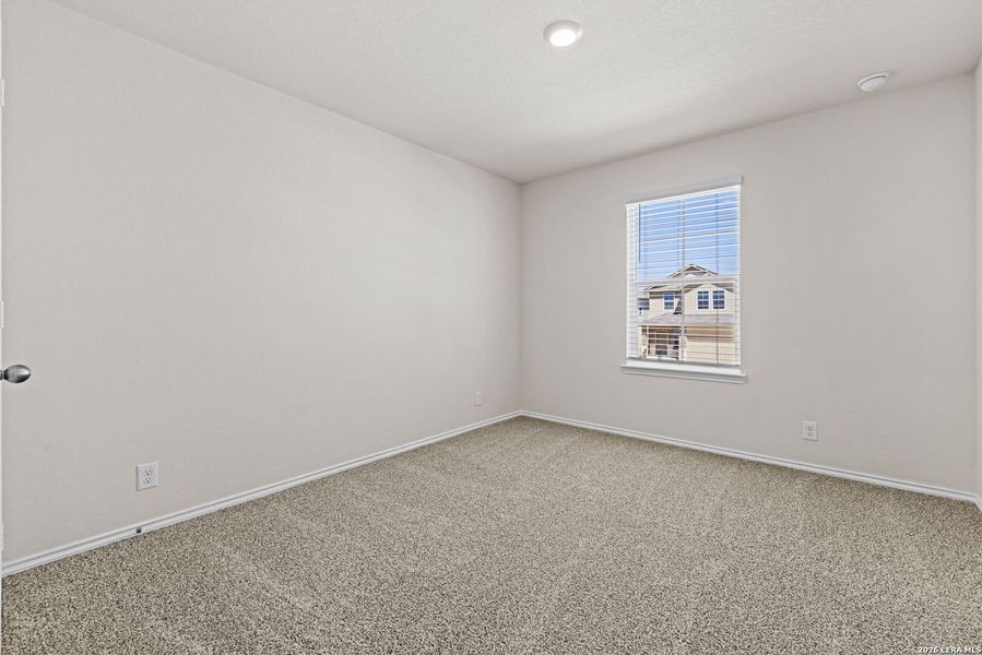 Spacious, unfurnished interior of a new home in Redbird Ranch, San Antonio (Image 24).