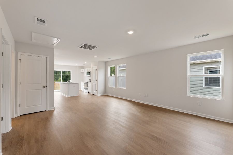 Spacious, unfurnished interior of a new home in Evergreen, Spartanburg (Image 8). Spacious, unfurnished interior of a new home in Evergreen, Spartanburg (Image 8).