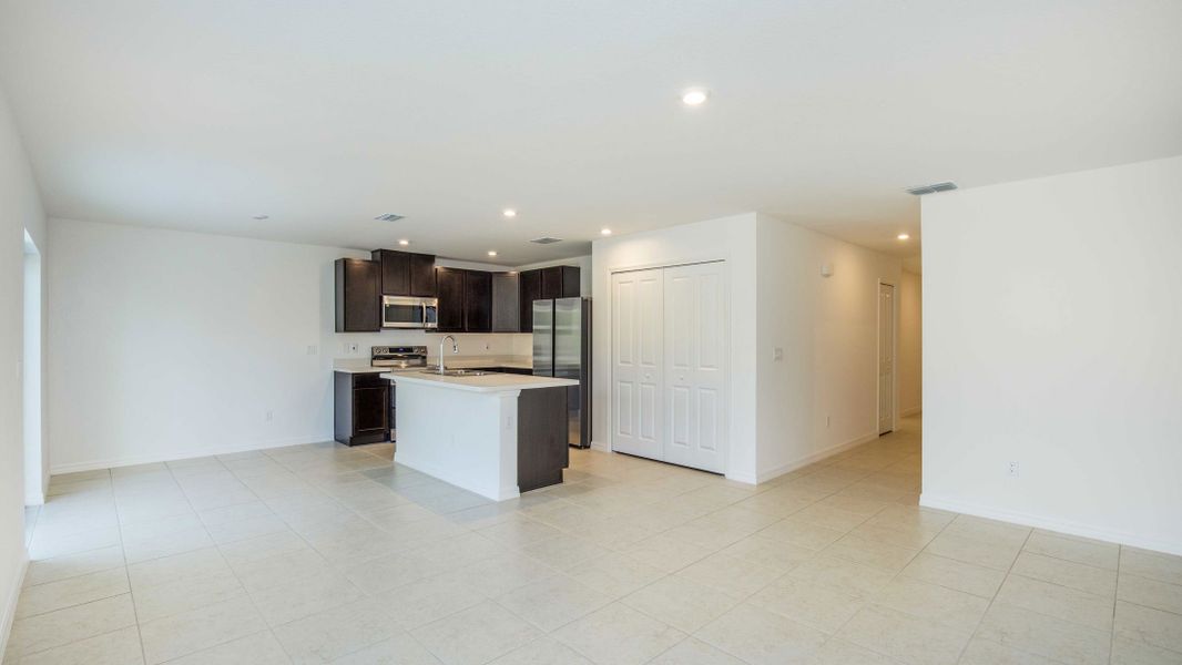 Image 27 of a home in Royal Highlands.