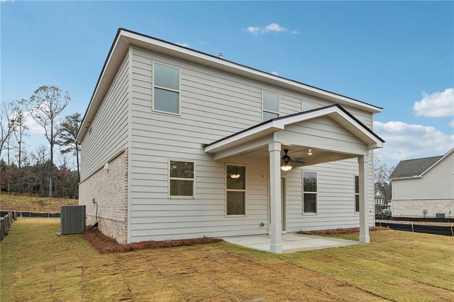 Exterior details and patio area of a home in Hamilton Lakes, Lawrenceville (Image 4).
