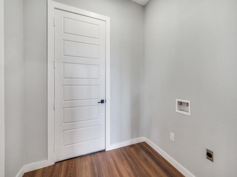Spacious, unfurnished interior of a new home in , De Leon (Image 23).