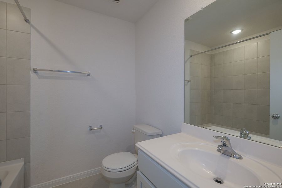 Furnished interior view inside a new home in Greenspoint Heights, Seguin (Image 12).