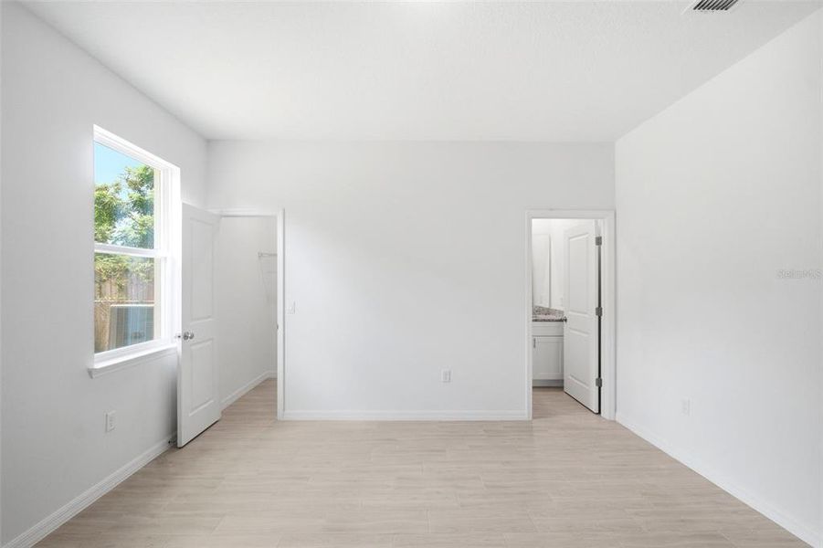 Spacious, unfurnished interior of a new home in , Eustis (Image 46).