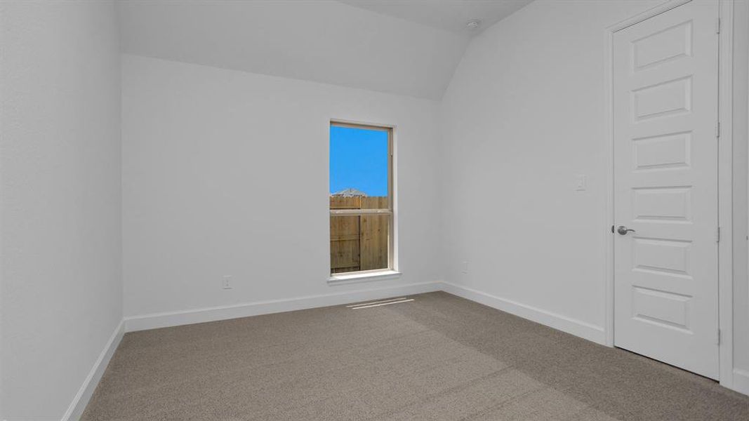 Spacious, unfurnished interior of a new home in Valencia 70', Manvel (Image 11).