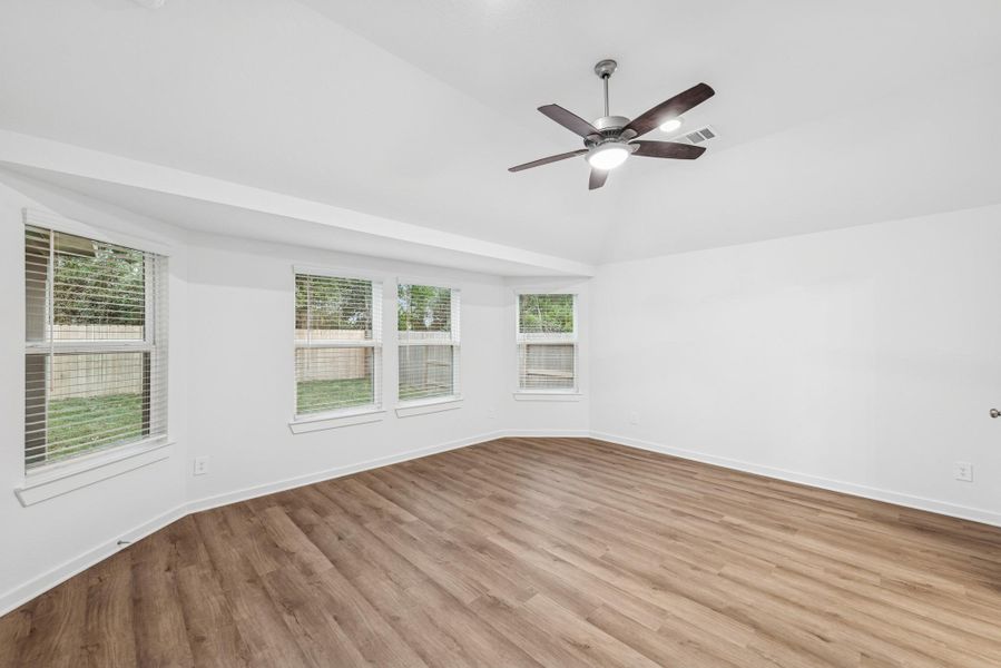 Spacious, unfurnished interior of a new home in Moran Ranch, Willis (Image 7).