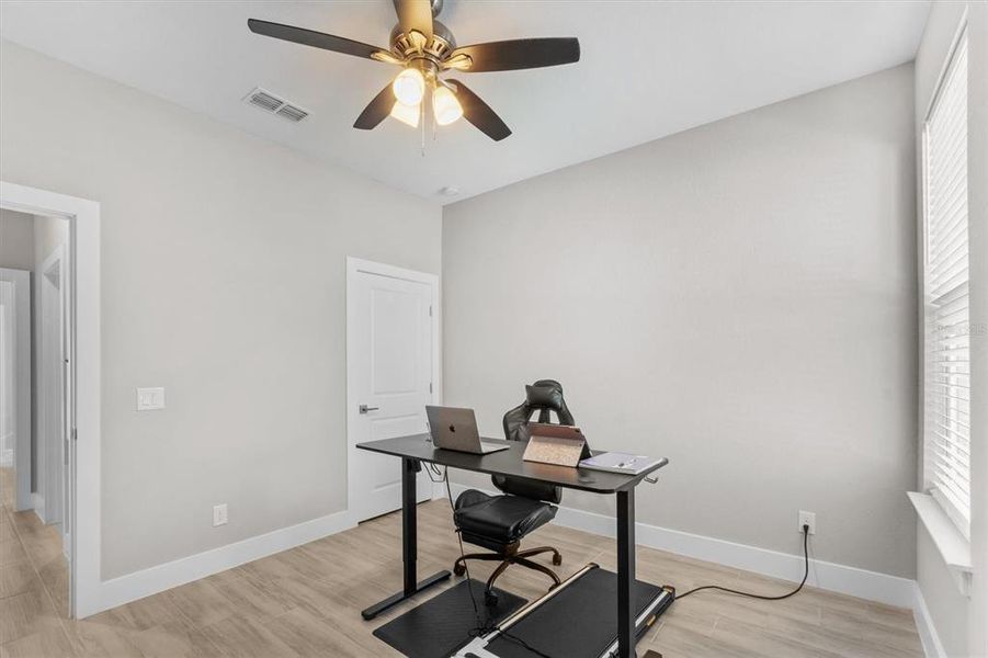Furnished interior view inside a new home in , Kissimmee (Image 5).