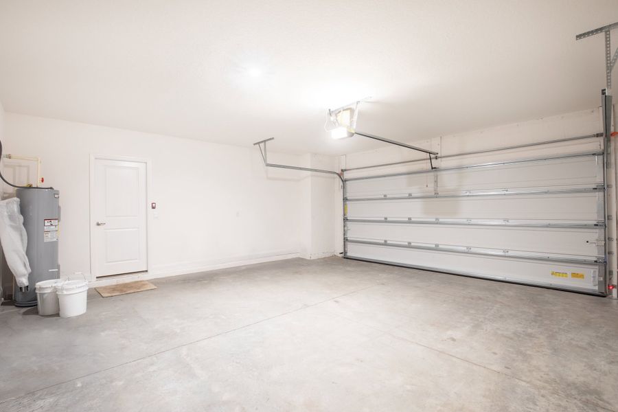 Spacious, unfurnished interior of a new home in Enclave At Seminole Palms, Palm Coast (Image 20). Spacious, unfurnished interior of a new home in Enclave At Seminole Palms, Palm Coast (Image 20).