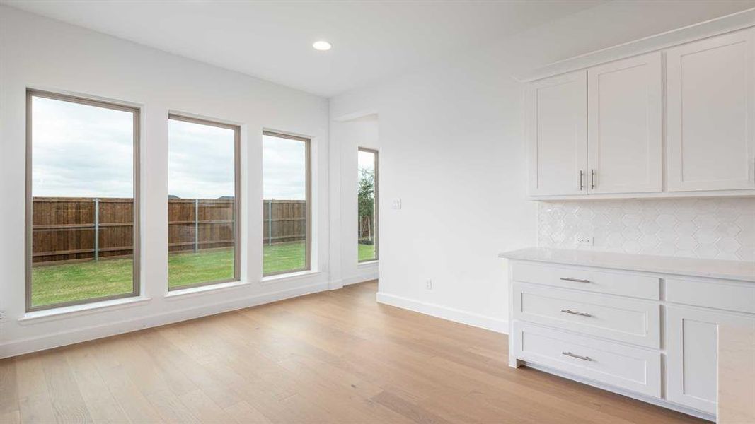 Spacious, unfurnished interior of a new home in Myrtle Creek 71', Waxahachie (Image 24).