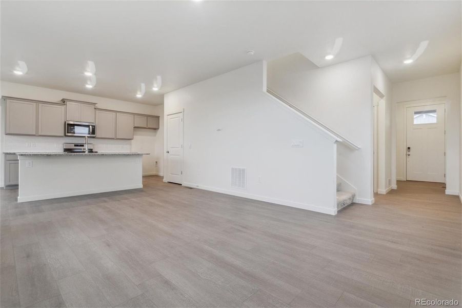 Spacious, unfurnished interior of a new home in The Ridge at Lorson Ranch, Colorado Springs (Image 15).