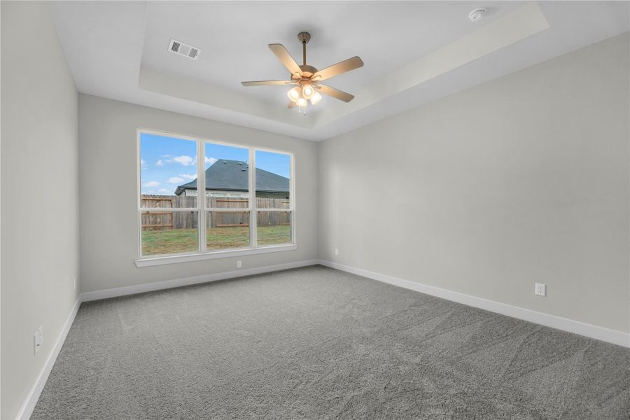 Spacious, unfurnished interior of a new home in Brookewater, Rosenberg (Image 9).