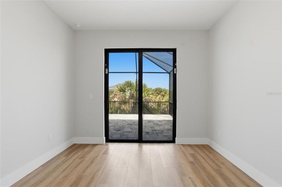 Spacious, unfurnished interior of a new home in , Port Charlotte (Image 46).