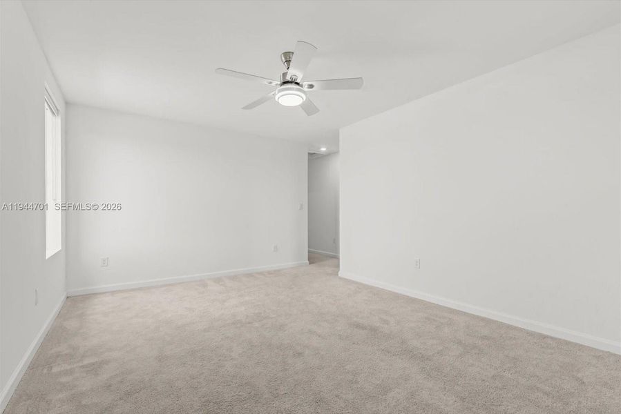 Spacious, unfurnished interior of a new home in , Fort Pierce (Image 16).