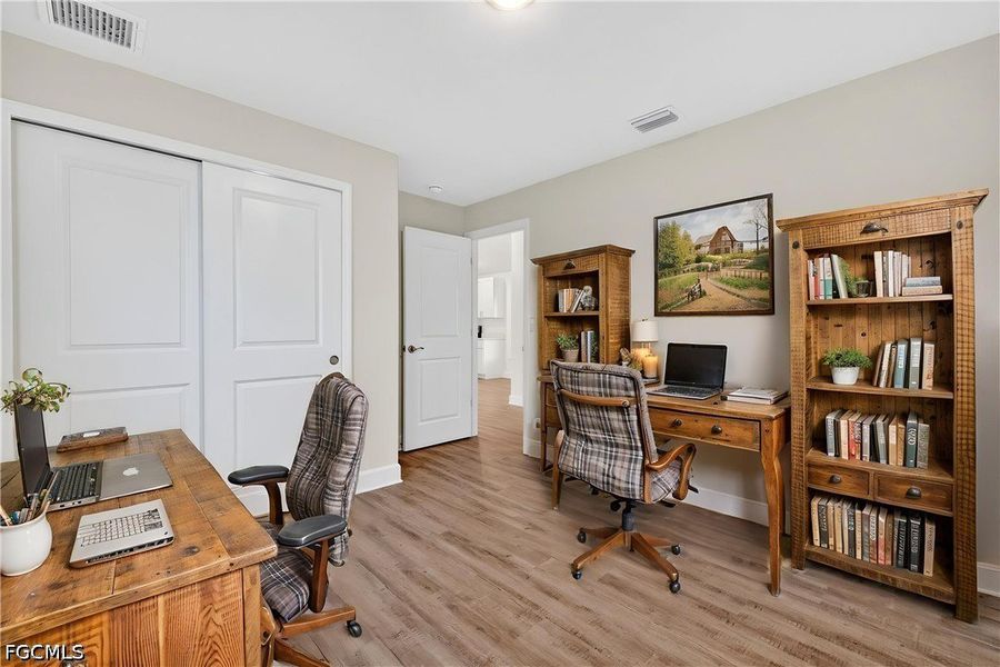 Furnished interior view inside a new home in Cape Coral, Cape Coral (Image 6).