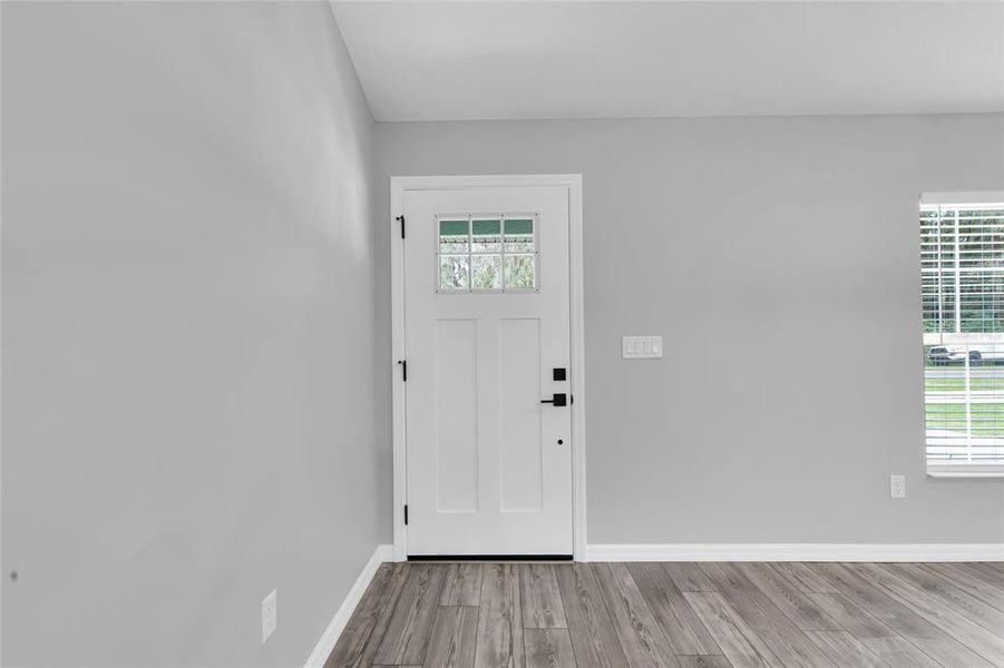 Spacious, unfurnished interior of a new home in , Ocala (Image 10).