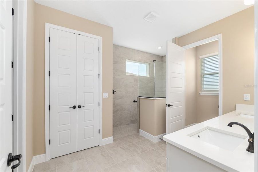 Furnished interior view inside a new home in , Ocala (Image 16).