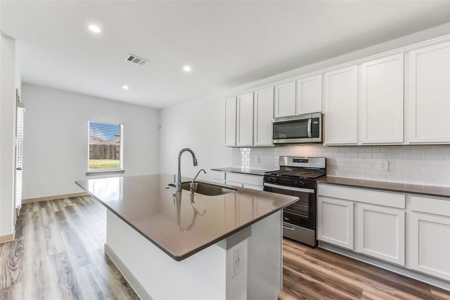 Furnished interior view inside a new home in , Missouri City (Image 8).