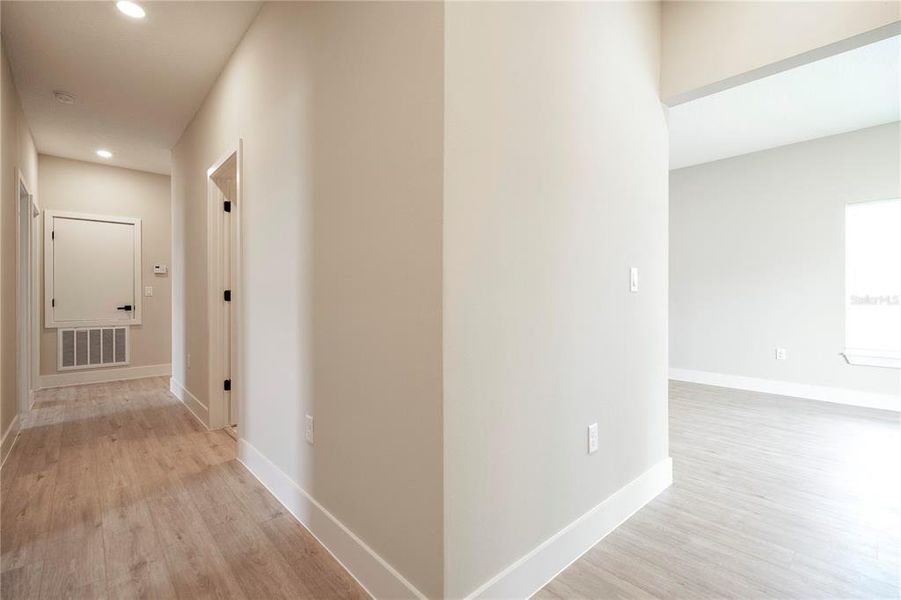Spacious, unfurnished interior of a new home in , Orlando (Image 20).