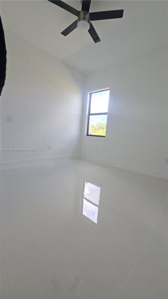Spacious, unfurnished interior of a new home in , Lehigh Acres (Image 33).