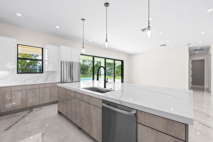 12-web-or-mls-A7409434 (2) 12-web-or-mls-A7409434 (2)