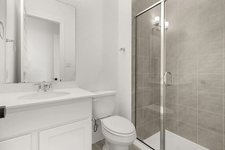The Eastland II Full Bath