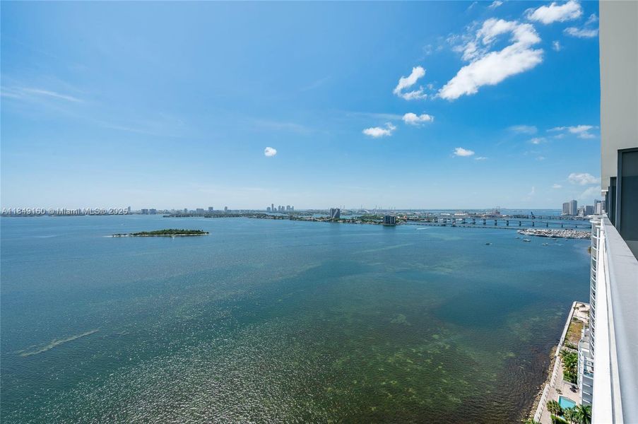 Exterior details and patio area of a home in Aria Reserve, Miami (Image 12).