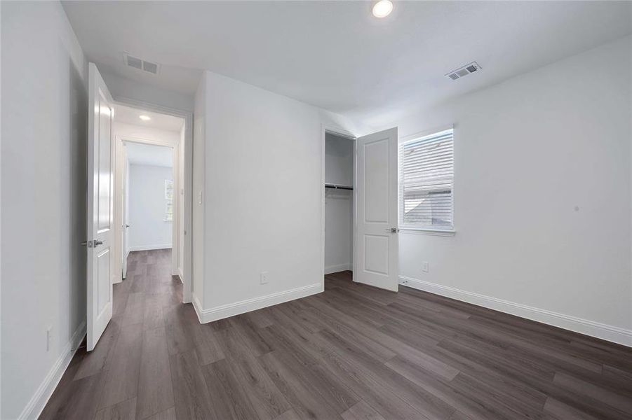 Spacious, unfurnished interior of a new home in Ashford Park - Texana Series, Corinth (Image 25). Spacious, unfurnished interior of a new home in Ashford Park - Texana Series, Corinth (Image 25).