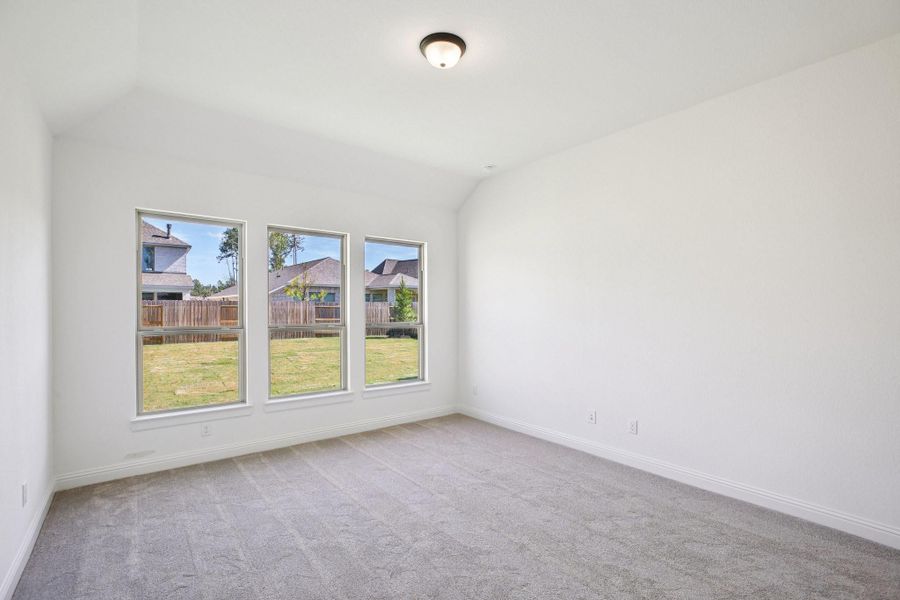 Spacious, unfurnished interior of a new home in Evergreen 50', Conroe (Image 31).