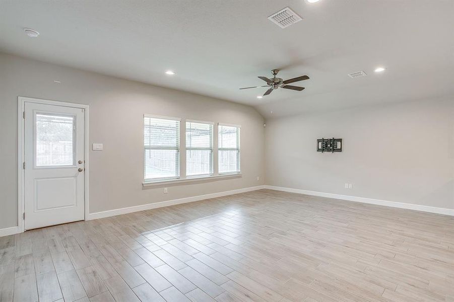 Spacious, unfurnished interior of a new home in , Burleson (Image 25).