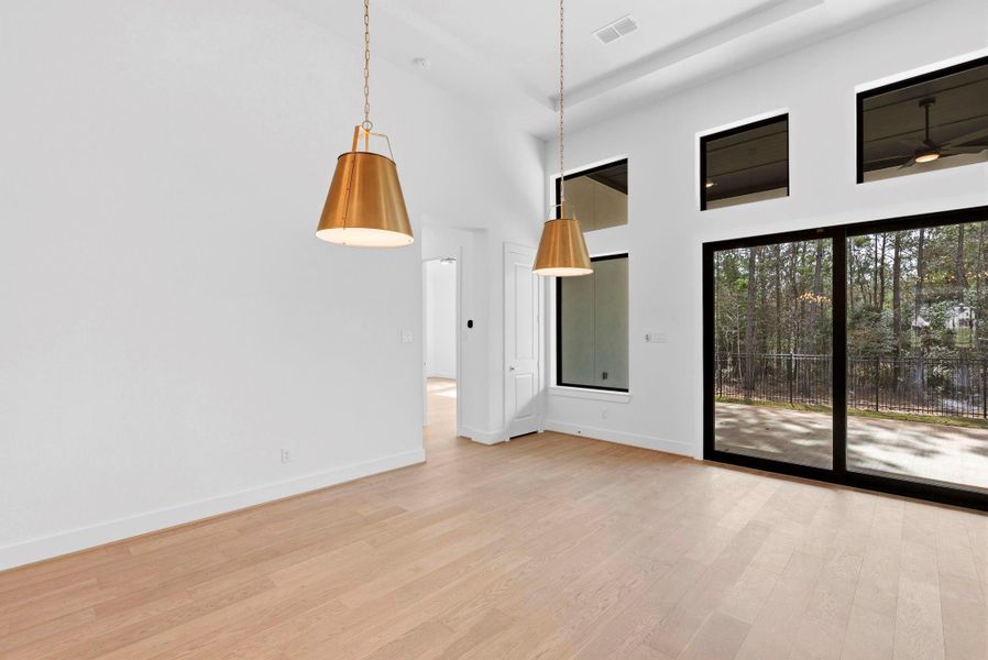 Spacious, unfurnished interior of a new home in COLTON - Fedrick Harris, Montgomery (Image 12).