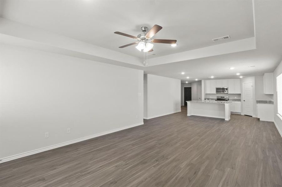 Spacious, unfurnished interior of a new home in Retreat at Fossil Creek, Fort Worth (Image 9). Spacious, unfurnished interior of a new home in Retreat at Fossil Creek, Fort Worth (Image 9).