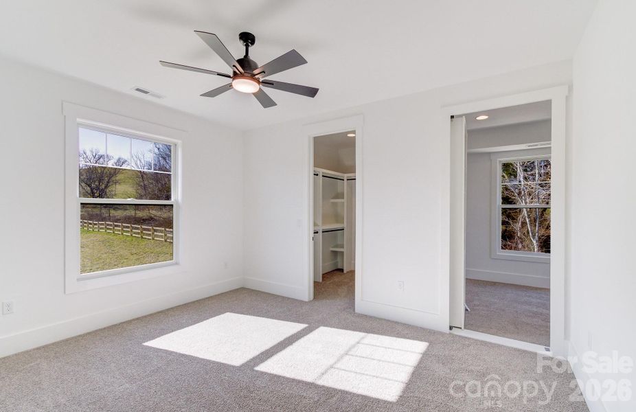 Spacious, unfurnished interior of a new home in , Mills River (Image 20).