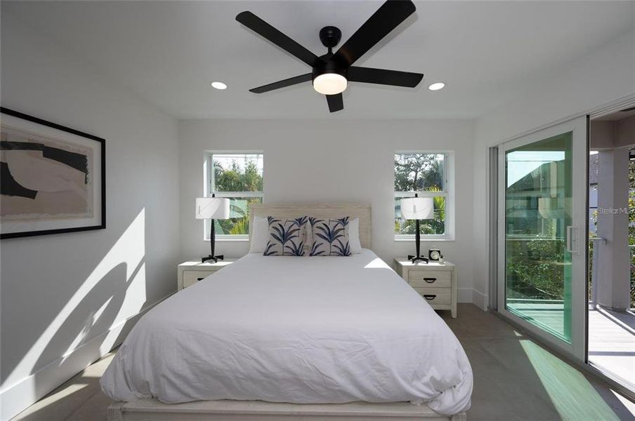 Furnished interior view inside a new home in , Sarasota (Image 73).