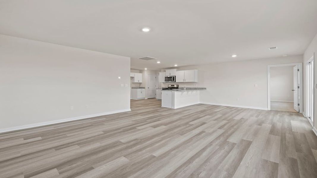 Spacious, unfurnished interior of a new home in Lakestone, Woodruff (Image 21).